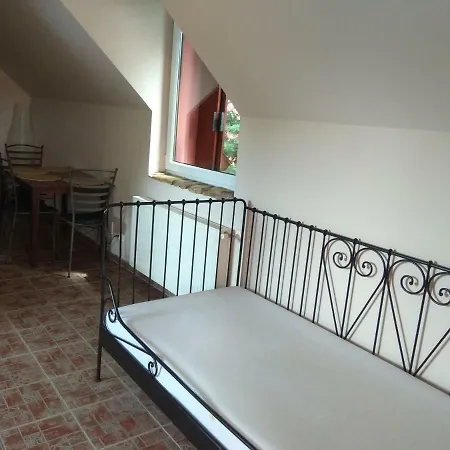 Velocafe Apartman * Urom