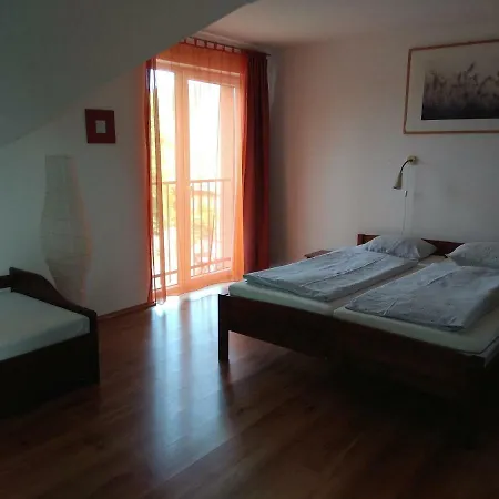 Velocafe Apartman *