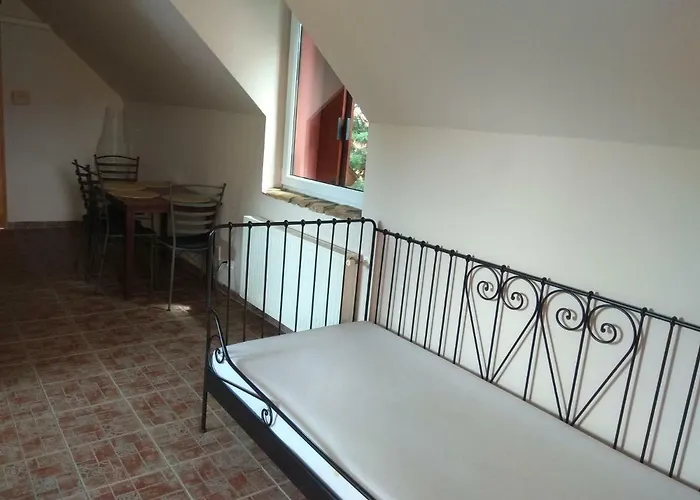 Velocafe Apartman * Urom